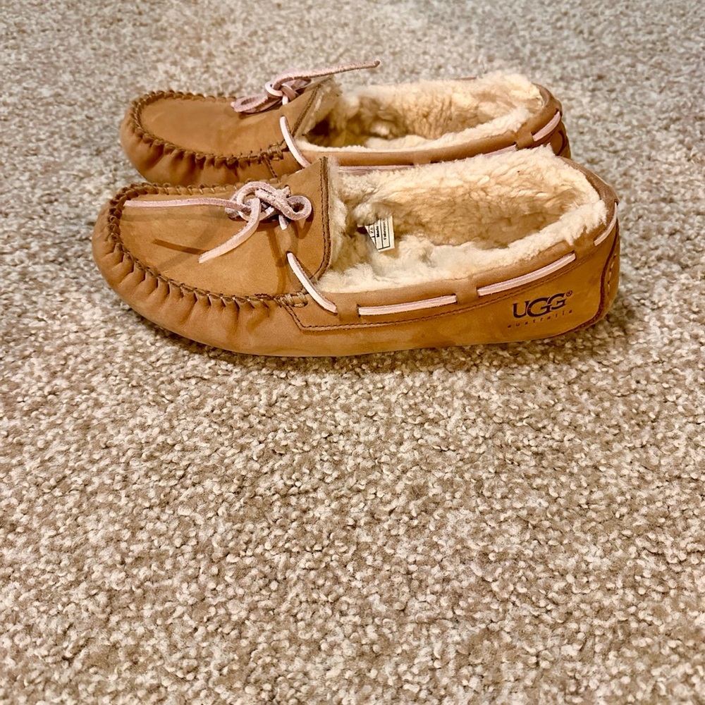 UGG Chestnut Moccasin Slippers with Bow - Picture 2 of 5